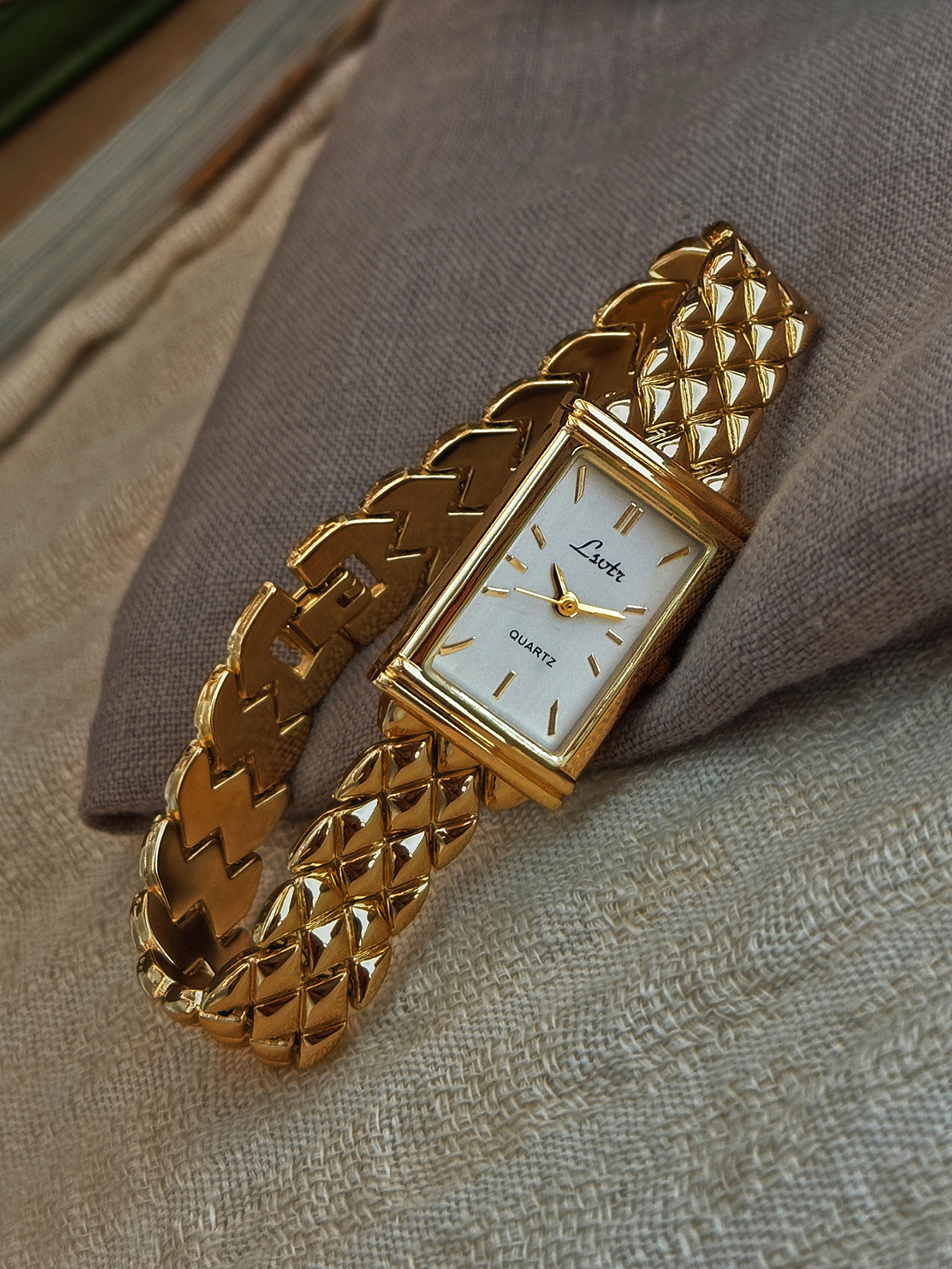 1 New Gold-Colored French High - Luxury Watch Collection avis et prix